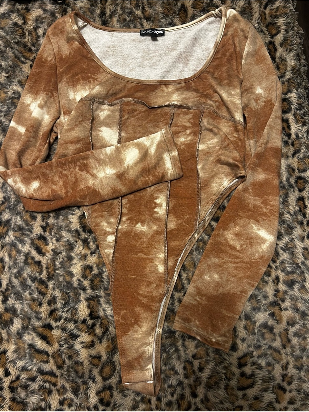 Fashion Nova Brown & Cream Tie-Dye Long Sleeve Bodysuit